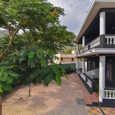Empyrean Stay Ll 3Bhk Ll Jaguar Villa Ll Ac Ll Pvt Pool Ll Luxury Lonavala Luaran gambar