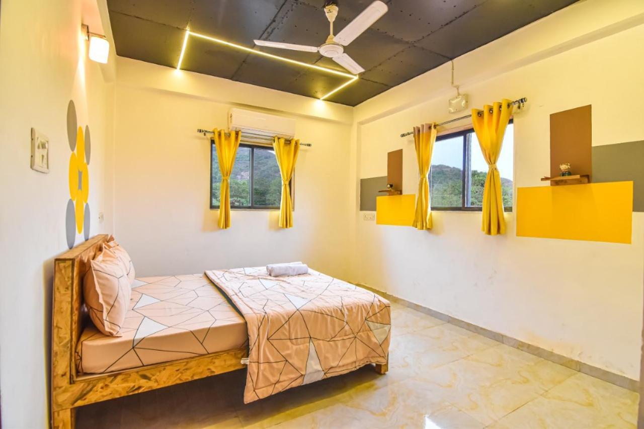 Empyrean Stay Ll 3Bhk Ll Jaguar Villa Ll Ac Ll Pvt Pool Ll Luxury Lonavala Luaran gambar